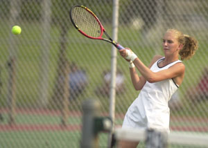 Celina's Amy Starnes improved her record to 6-3 in the Western Buckeye League after picking up a win at second singles on Monday on the road against Wapakoneta. Starnes and the rest of the Bulldogs defeated Wapakoneta 4-1 to wrap up third place in the WBL regular season.<br>dailystandard.com
