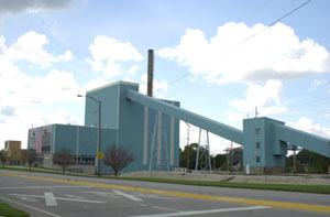 Crews have been removing asbestos from the Blue Goose in Celina. When that work is completed, they will dismantle the infamous landmark that has graced Celina's lakefront for more than 30 years.<br></br>dailystandard.com