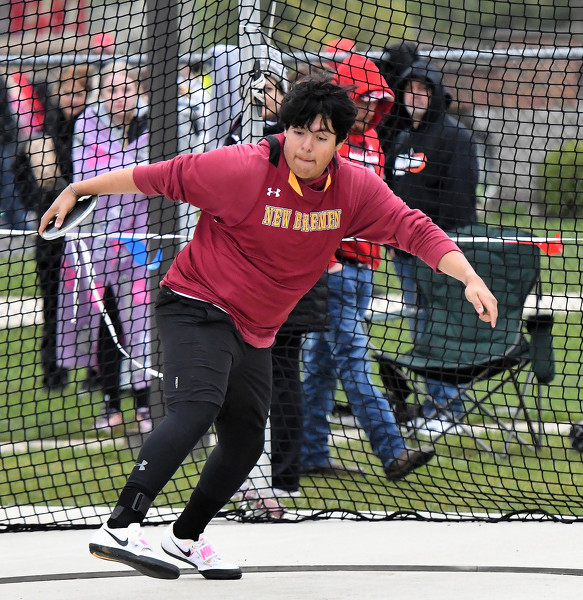 Cardinal Track Invitational Photo Album The Daily Standard